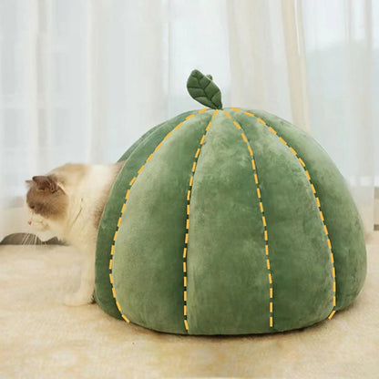 Thickened Halloween Pet Bed Enclosed Cat Nest Warm Cat Bed Pumpkin Shape Pet Sleeping House for Cats Washable Cat Sleeping Bed