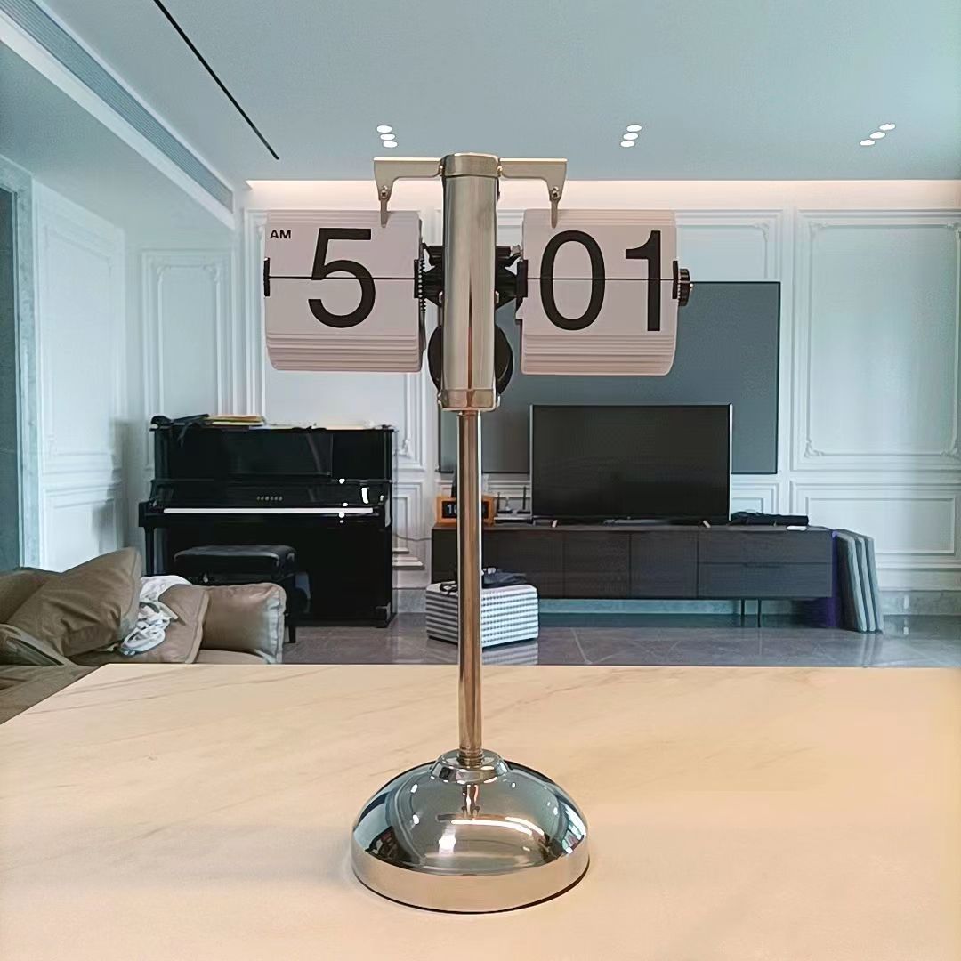 Automatic Turning Retro Minimalist Home Clock - Asmota