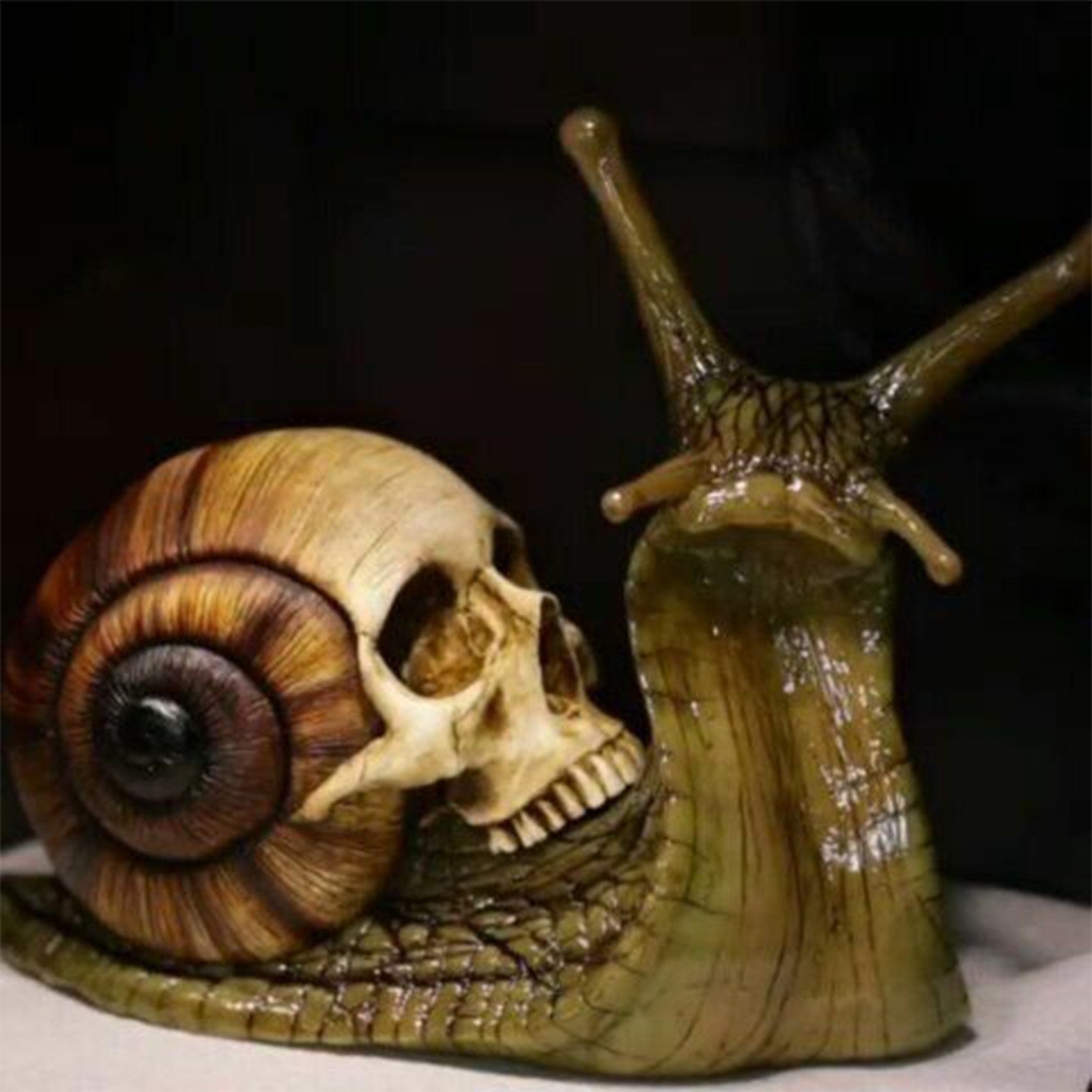 Snail Skull Sculpture Gothic Decoration Snail Statue Patio Snail Figurine Crafts Home Decoration Accessories Kawaii Room Decor - Asmota
